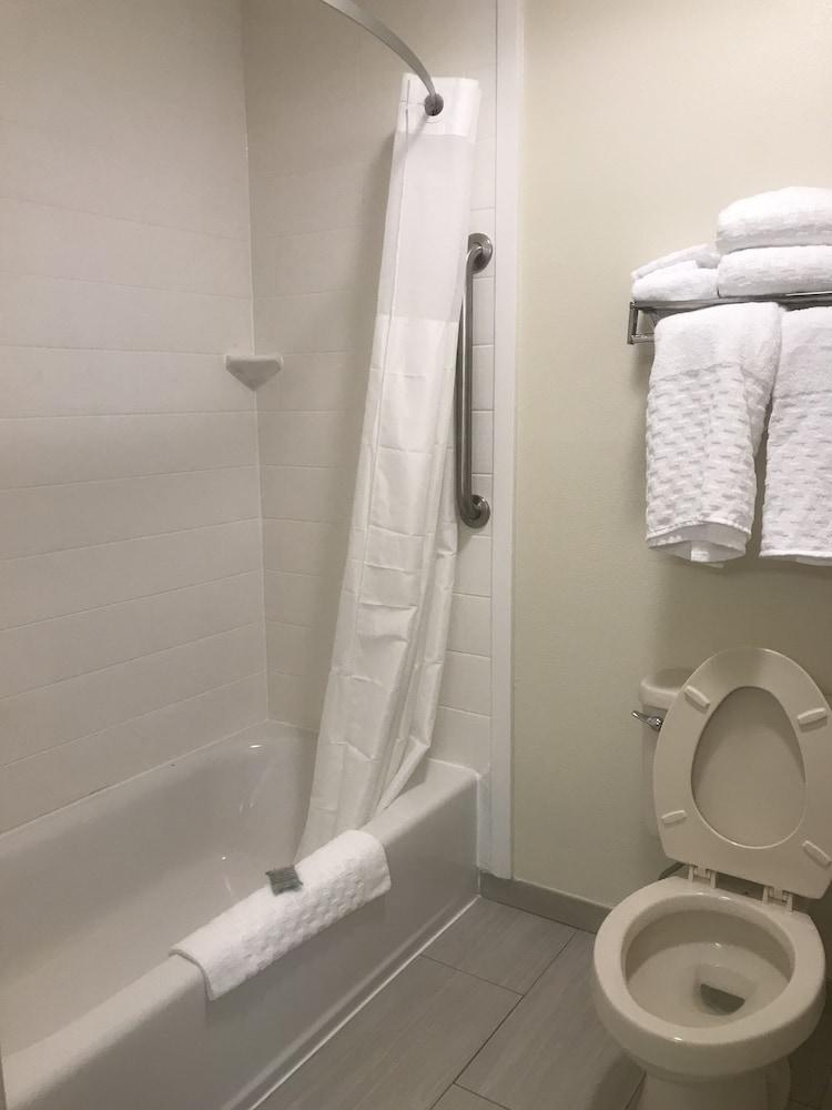 Rodeway Inn & Suites О'Фалън Екстериор снимка