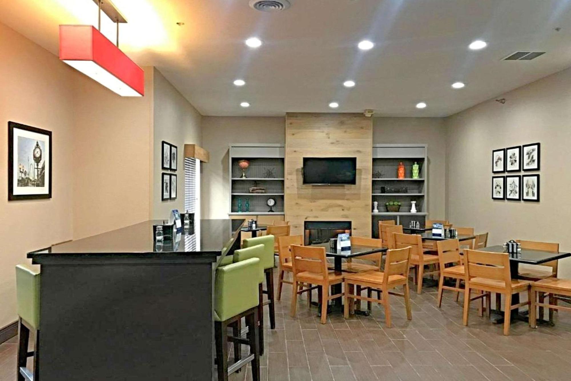 Rodeway Inn & Suites О'Фалън Екстериор снимка